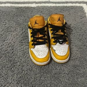 Easy to clean and fix need to get rid of don’t want them. No kids